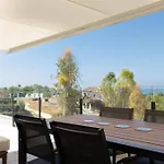 Oasis 325 Premium Sea & Mountains View