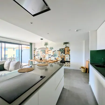 아파트 Oasis 325 Premium Sea & Mountains View 에스테포나