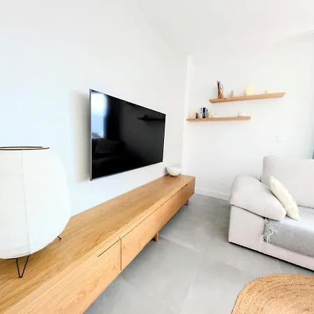Oasis 325 Premium Sea & Mountains View 아파트 에스테포나