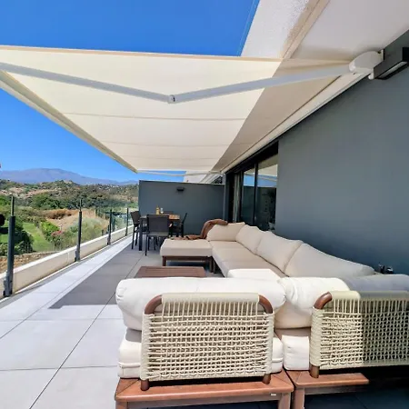 Oasis 325 Premium Sea & Mountains View 아파트