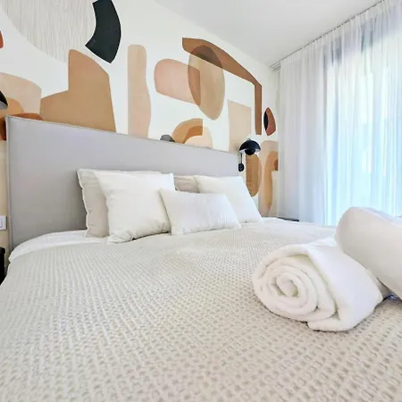 Oasis 325 Premium Sea & Mountains View 아파트